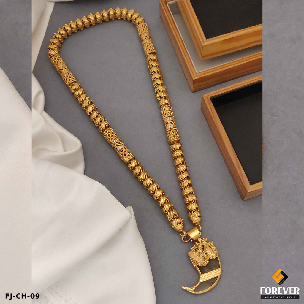 New Gold Platted Kadi On Cape with Om noar pendal Design Chain For
