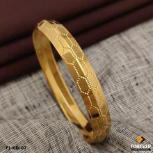 High quality finishing gold plated benzyne design CNC kada for men. (KD-07)